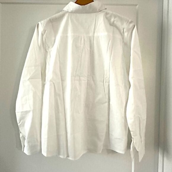 White Round collared blouse with Small Boho Embroidery - Picture 4 of 4